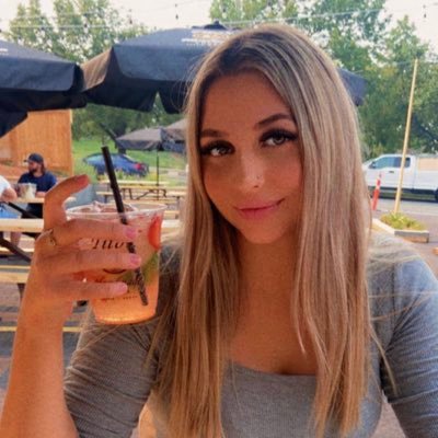 danihungar's profile picture. 