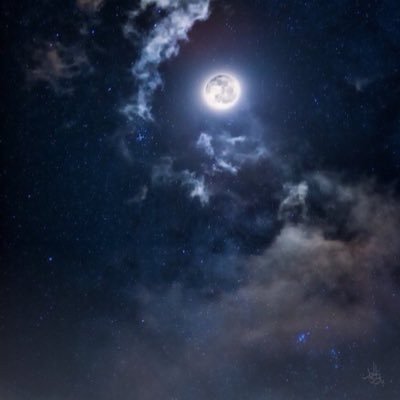 rashidalrajhi4's profile picture. ﴿ قُلْ هُوَ اللَّهُ أَحَدٌ ۝ اللَّهُ الصَّمَدُ ۝ لَمْ يَلِدْ وَلَمْ يُولَدْ ۝ وَلَمْ يَكُنْ لَهُ كُفُوًا أَحَدٌ ۝﴾ ♥️