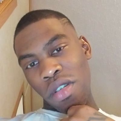 Just a horny ass black dude that loves squirters,and pink pussy