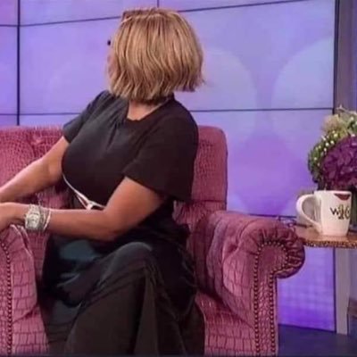 throwitbackb's profile picture. You got three days to add me back or im deleting you. never should i be pending for a week.