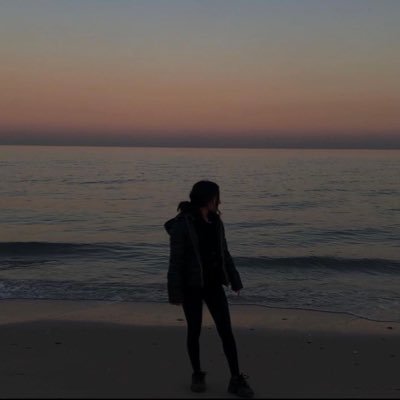 ماعاد يرضيني وفا ولا يزعلني جفا متساويٍ في خاطري ظلم العرب وإنصافها