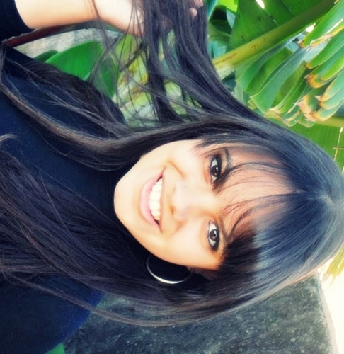 Nunca desiste de seus sonhos pois só quem luta por eles se realiza, não dependa de amores para ser feliz seja idependente.