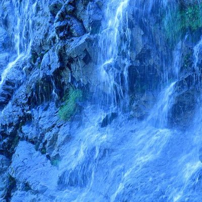 名前は雨粒の雫【 あめつぶのしずく💧 】／１９９７年８月３日生まれの２４歳です。