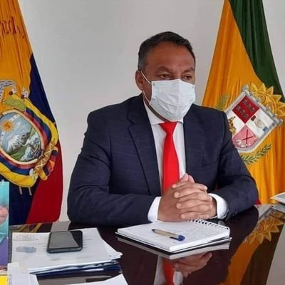 Comunicador social, dirigente deportivo, político, gobernador de Carchi.