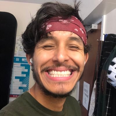 Whales lover 🐋| Queer biologist👨🏽🔬| Posthuman feminist educator 🍄| Chevening Scholar 📚| Social Justice and Education MA @IOE_UCL