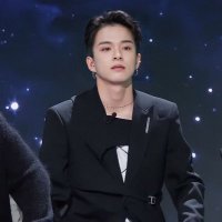 shine bright like a diamond (@shiningtuesday) 's Twitter Profile