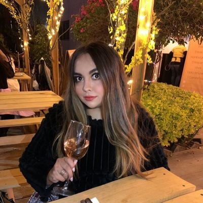 sharon_vellve's profile picture. Abogada 💚💜, imperfecta, amándome cada día más ✨🌈 ... Siempre escribo de todo y de nada✌🏼🌻