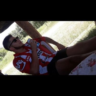 Jonilugones's profile picture. 