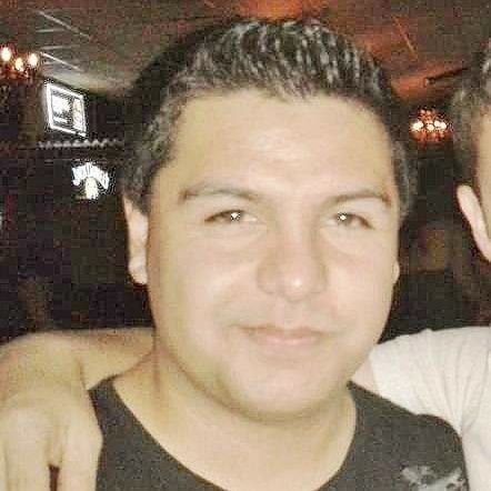 Tercero, simpático, observador, higiene ante todo, mucha discreción por las parejas. Educado, y lo demás solo disfrutar y pasarlo mu bien. DM