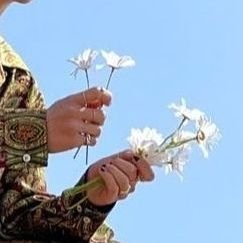 lesbianksy's profile picture. possibly here temporarily smh