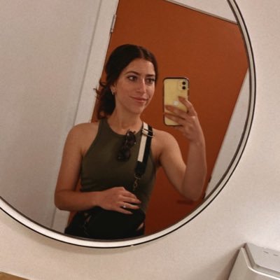 _emilybrewer_'s profile picture. 