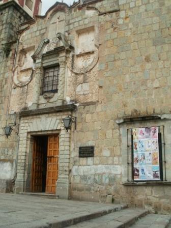 Bellas Artes de Oaxaca dependiente de la Uabjo. Es una institución que forma profesionales del Arte.