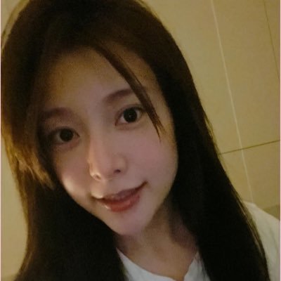 ElaiineW's profile picture. 