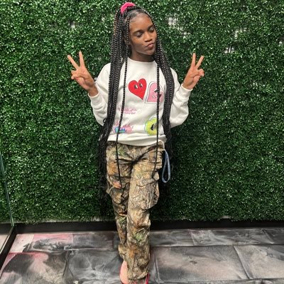 amosc | yanna_2🤪 ; fmoig | @ glogirl.arii🥶 | fb | arianna wilks 🤩 | uofm ‘23💙🐅
