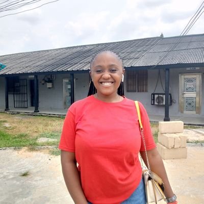 kemzy_udokang's profile picture. I'm just me oh I no too like wahala and am boring 😒😒 but I love food and money 🤣