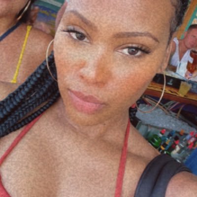 Shika_Sheray's profile picture. Sweeter than Tennessee Whiskey. 🦋