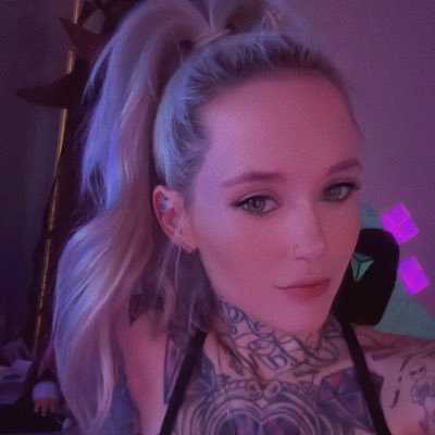 🖥 Twitch Partner 💜 ⏱ TikTok Mads.kadie (582.7k) 📦 POBOX 350 Goulburn NSW 2580