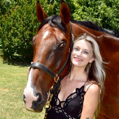 CatherineRader's profile picture. crazy cat lady