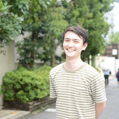 ブライダルベンチャー(現:株式会社エニマリ)にエンジニアとして約3年半勤務。 その後フリーランスとして活動。2022年1月、ReBuildを設立。