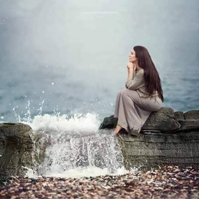 Sara220622's profile picture. بعض الرسائل يكتُبها الحنين ويحذفها الكبرياء