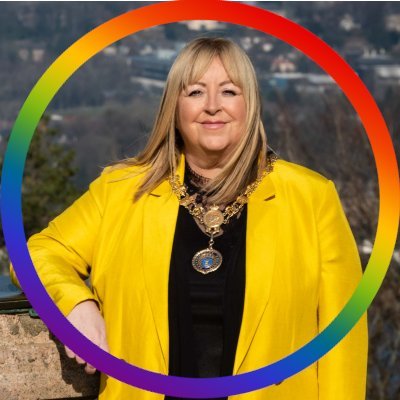 Follow to keep up to date with @RenCouncil's Provost, Lorraine Cameron.
House Rules - https://t.co/FBnFqI5Rbz