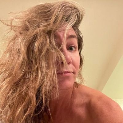 Jennife70634696's profile picture. Fan page ❣️❣️