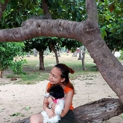 queeni_nice's profile picture. RPh '18 💊Hebrews 4:12📖