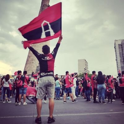 🔴⚫ Rojinegro hasta las pelotas, BI CAMPEON  
Diseñador, Futbolista frustrado, chambeador.