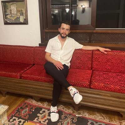Bu hayattan sıkılmış olan varsa gözlerini kapatsın ve bir saniye düşünsün acaba benmi yanlışım yada kimler doğru😊⚡