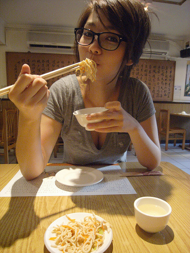 Hello, I'm Laura .Nice to meet you^____^
Let's tweet it!