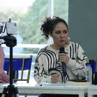 No se trata solo de mostrar la realidad
tenemos la responsabilidad de transformarla.

Periodista | investigadora-Copyeditora | Premio Nac de Periodismo 2018🇻🇪