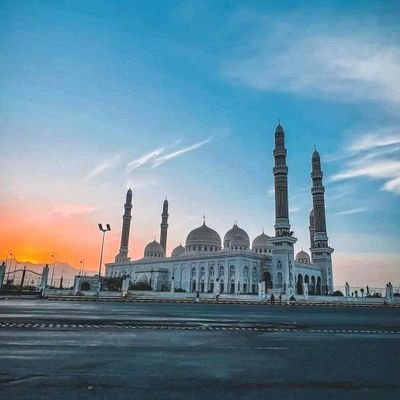 دام انك دخلت حسابي اقرأ لن تخسر شي :
كلمتان خفيفتان على اللسان ثقيلتان في الميزان حبيبتان الى الرحمن .. سبحان الله و بحمده سبحان الله العظيم ♡