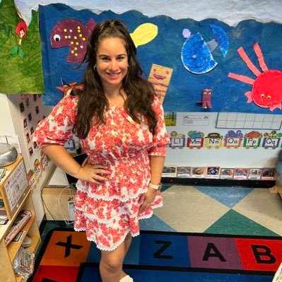 Teaching is a work of ❤️ Pre-k Rocks🍎👩🏻‍🏫 Donors Choose✏️ Teachers supporting teachers💪🏻 https://t.co/1EkvSHfHgi $AliciaOl #OttoSquad