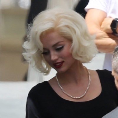 jevelynli's profile picture. ღ "i feel overwhelmed that you exist" 💌