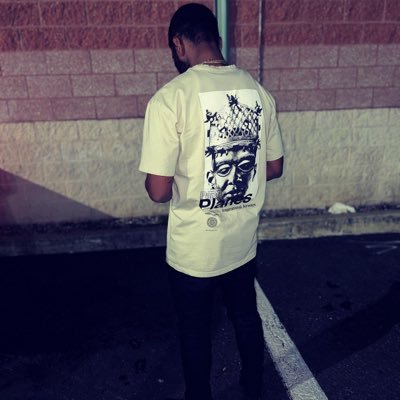 Twan_Design's profile picture. PRICELESS