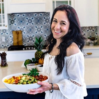 Creating high quality UGC media that helps food, fitness & lifestyle brands share their story, authentically! Contact me at 📧cathleencrobons@gmail.com
