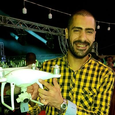 أحب بصدق ، واغار بقوه ، و أحزن بعمق ، لا أجيد لعب الأدوار ، ولا أتقن لبس الأقنعة ، وعندما أصمت فأنا حقاً أتألم