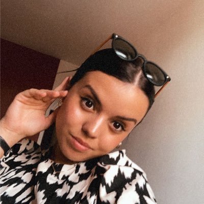 Lauuraaa221's profile picture. Laura