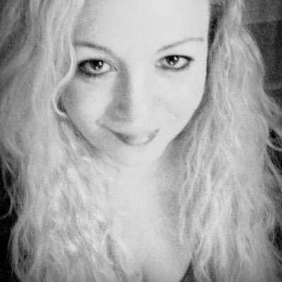 tetellebzh's profile picture. Quand le merle chante en mai, c'est qu'avril est fini !