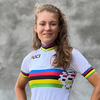 🌈 UCI Esports World Champion ‘22 & ‘23 • Pro cyclist @FDJ_SUEZ • Zwift racing @aeo_rt • 📩 loes.adegeest@outlook.com