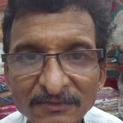 omkothari20's profile picture. Him self