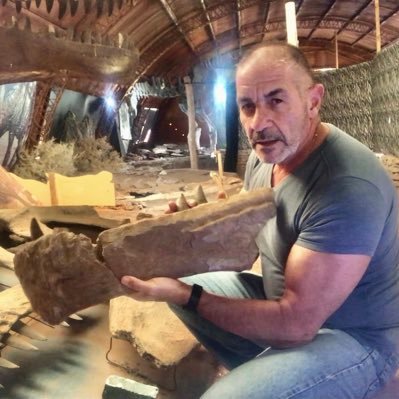 Geologist and Paleontologist - Researching Dinosaurs from Patagonia. Professor at the National Univ. of Comahue, Neuquen and the National Univ. of La Pampa.