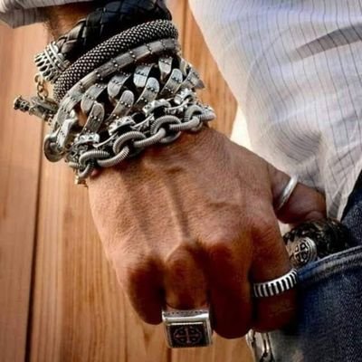 titan34titan's profile picture. Merhamet/ Vicdan/ Dürüstlük/ özgürlük/