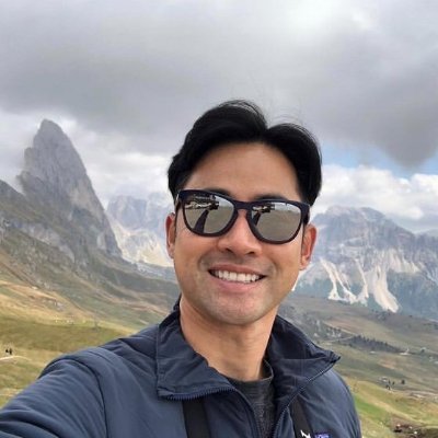 Proud Chinese American, Senior Director of Software Engineering, I love to travel, ski, surf, skydive, scuba dive, research blockchain, cryptocurrency