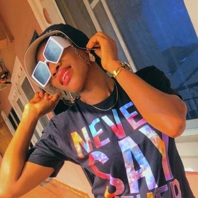 I am easy going and fun to be with, I love God dearly and people around me.... I go out of my way to help people around me💕💕💕