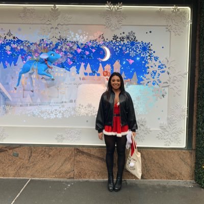 Daniela_soliss's profile picture. tired