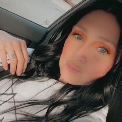 My name is Emily, I’m a single mother of two beautiful daughters. I’ve never done twitter and wanted to it out❤️❤️❤️❤️🌹🌹🌹