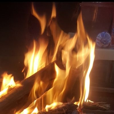 مرحباًمتابعيني🌹...
(الدين/الملك/الوطن/خط احمر) .. الحكمةهي : فعل ماينبغي ، في الوقت الذي ينبغي ، وعلى الوجه الذي ينبغي ... القروبات❌️المساحات❌️الملاقيف بلوك🚫