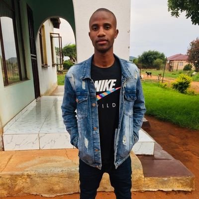 Sir_elproblemo's profile picture. God Fearing 🙏!

A Vibrant Yanos\Afro\TechHouse DJ🎧 ,Bookings: 073 211 5994