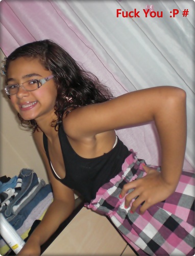 Sou uma garota alegre , estrovertida , gosto muito da minha mãe , gosto de funck ♪ kkkk  mais é sério povo !! Eu quero mais é seguir minha vida em frente ...
